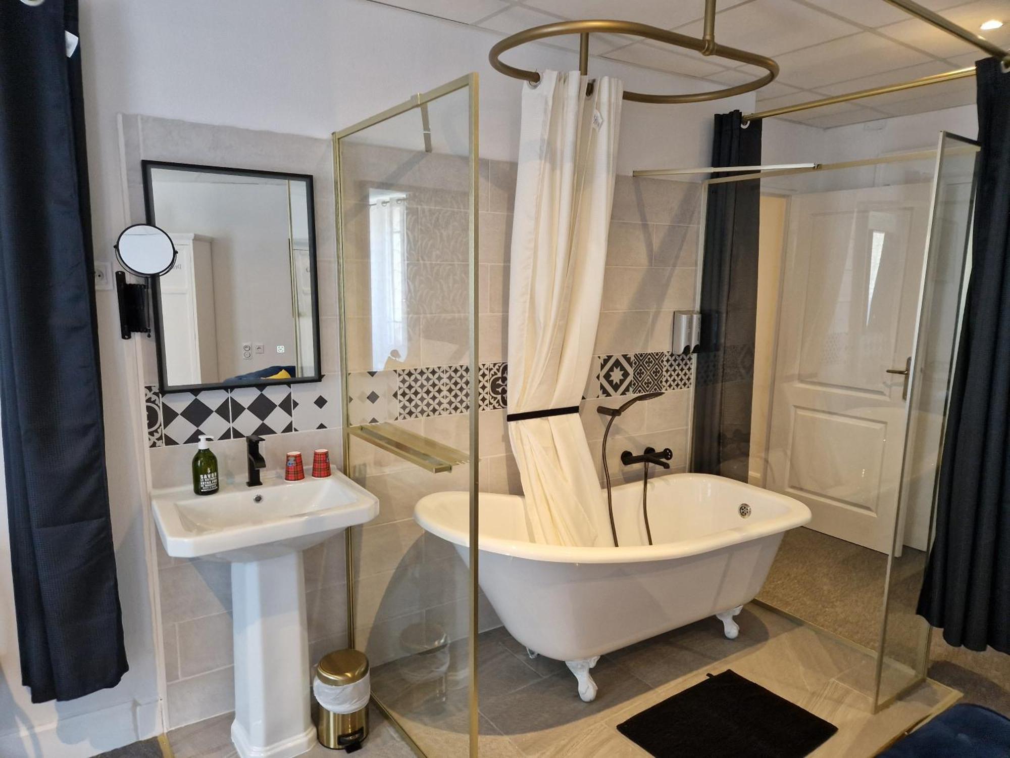 Bed and breakfast Le Manoir- Cluny Extérieur photo