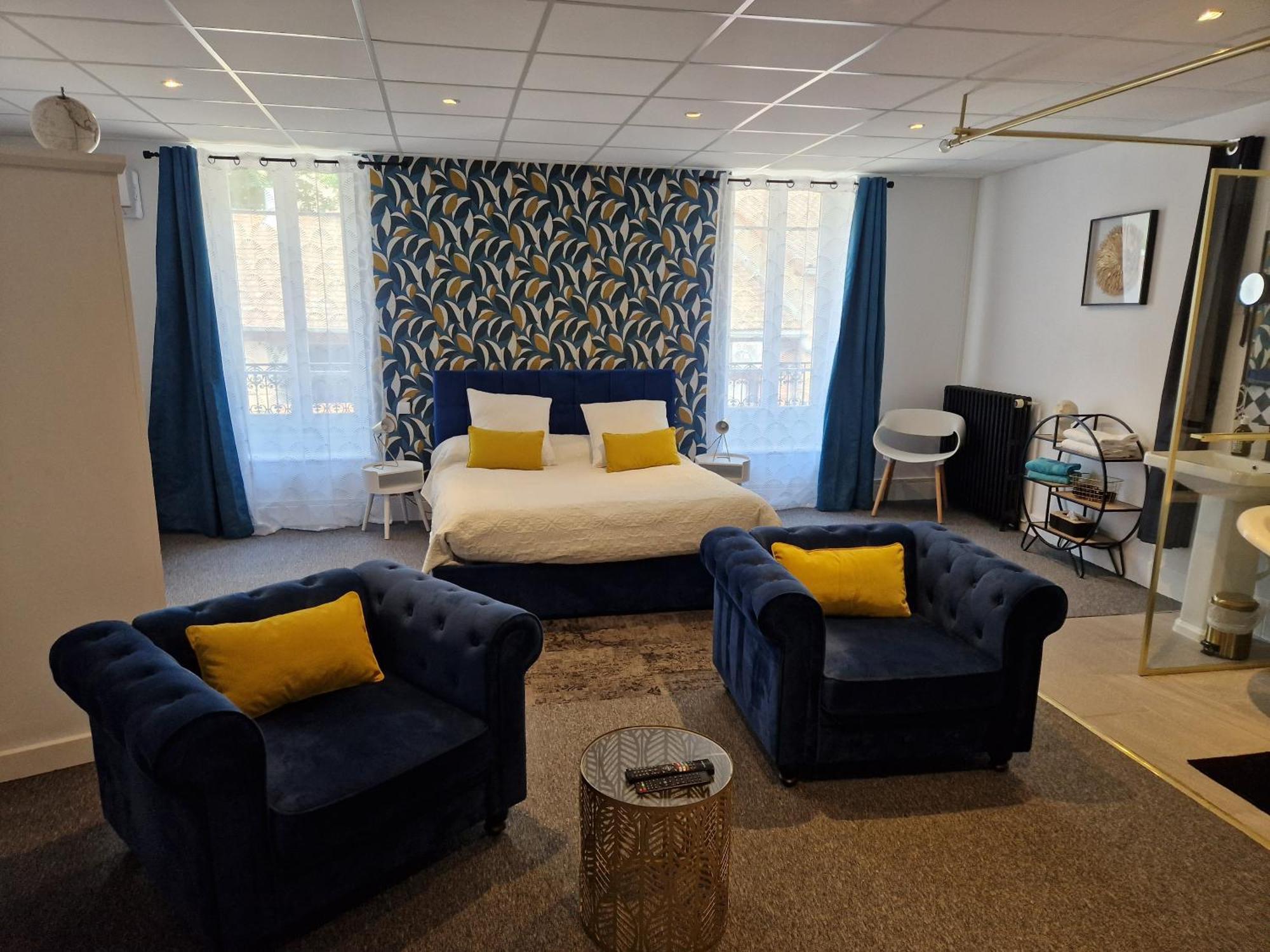 Bed and breakfast Le Manoir- Cluny Extérieur photo
